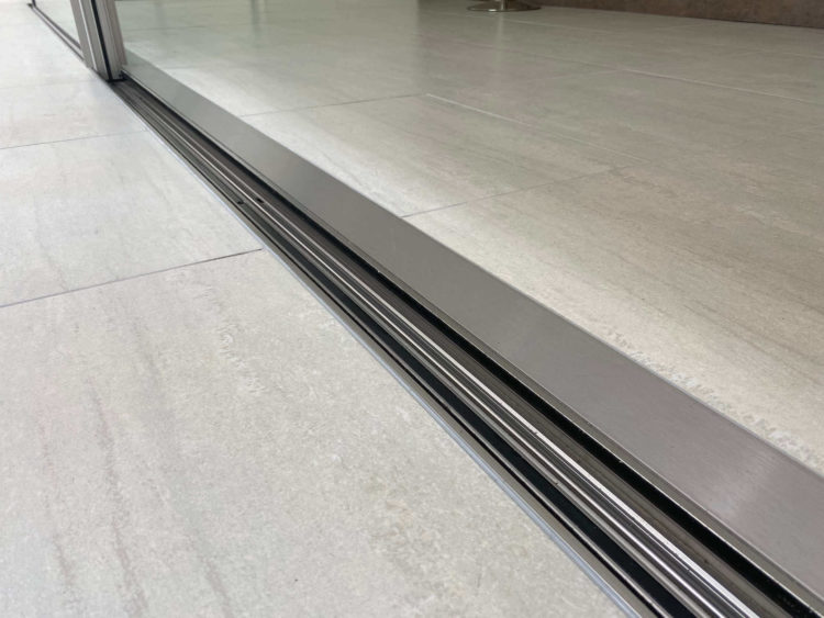 Showroom Double Track COVERS