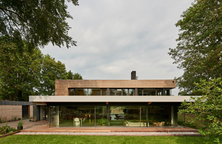 Large glass sliding doors 3 panels with openig corners in Richmond